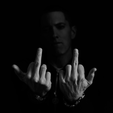 Eminem_salut_cornu_3